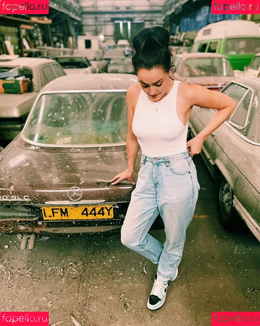 QueenB Onlyfans Photo Gallery 