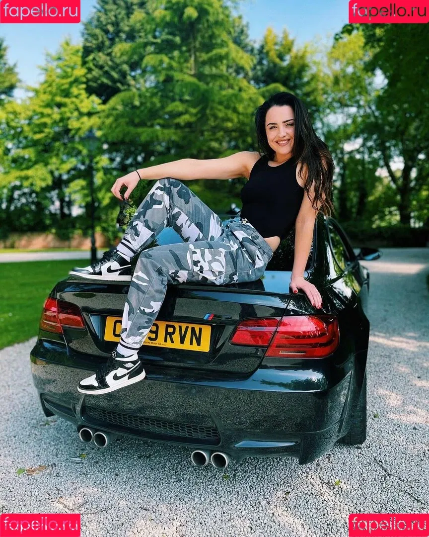 QueenB Onlyfans Photo Gallery 
