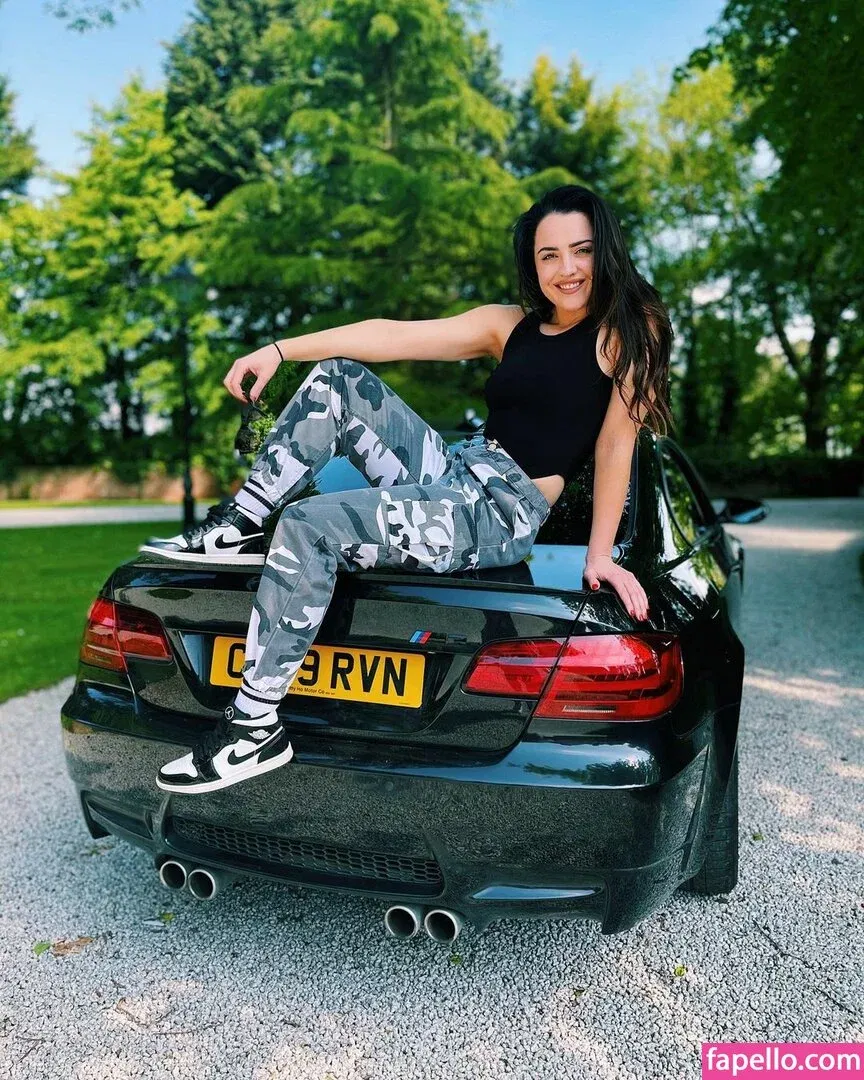 QueenB Onlyfans Photo Gallery 