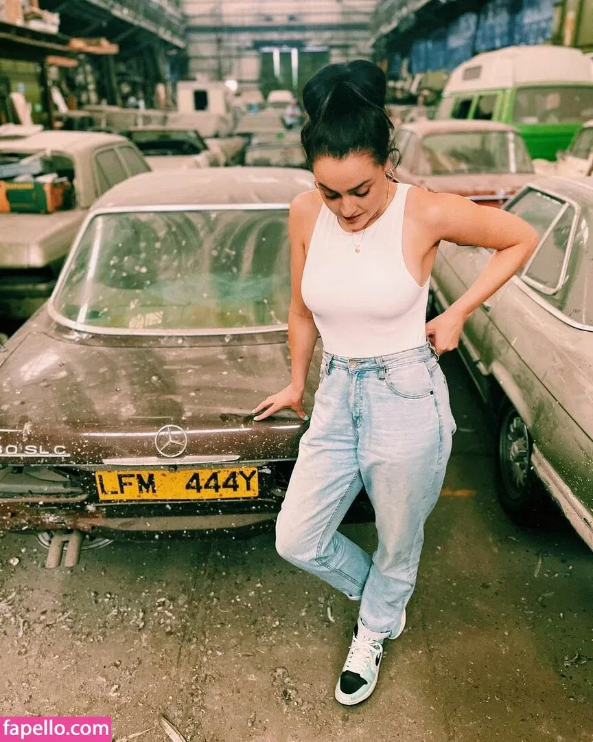 QueenB Onlyfans Photo Gallery 