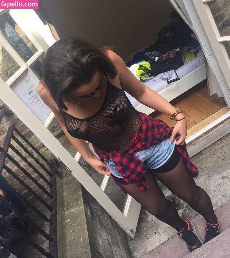 QueenB Onlyfans Photo Gallery 