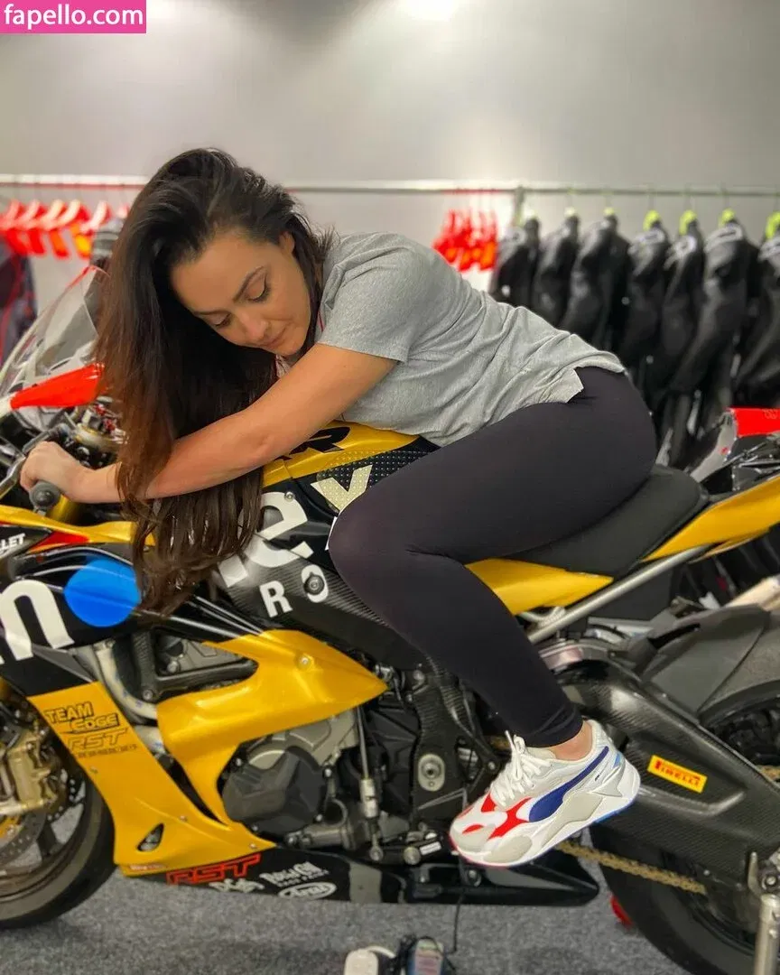 QueenB Onlyfans Photo Gallery 