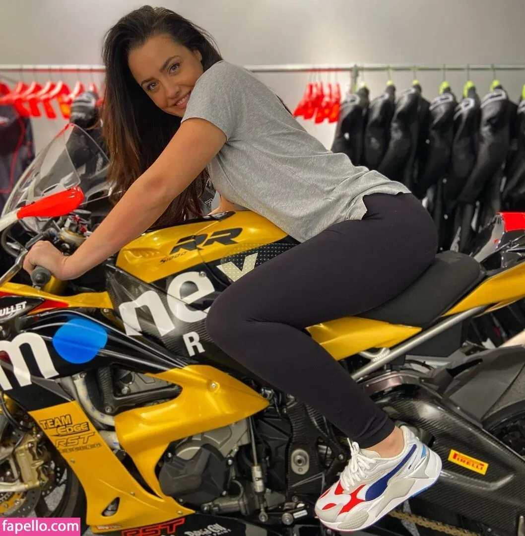 QueenB Onlyfans Photo Gallery 