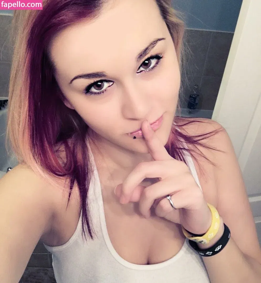 miss_anii Onlyfans Photo Gallery 