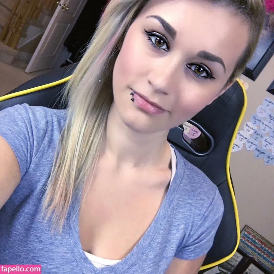 miss_anii Onlyfans Photo Gallery 