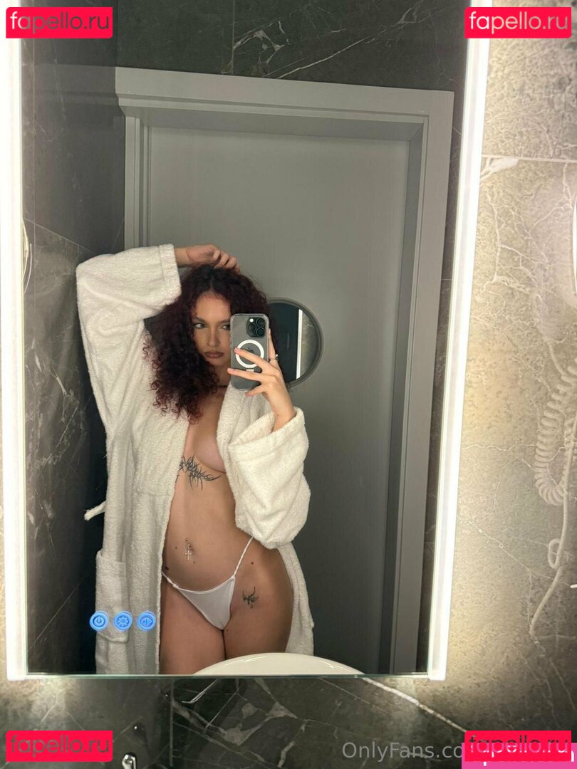 redariel Nude Onlyfans Photo 10