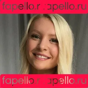 freshmanblondie18 Onlyfans Photo Gallery 