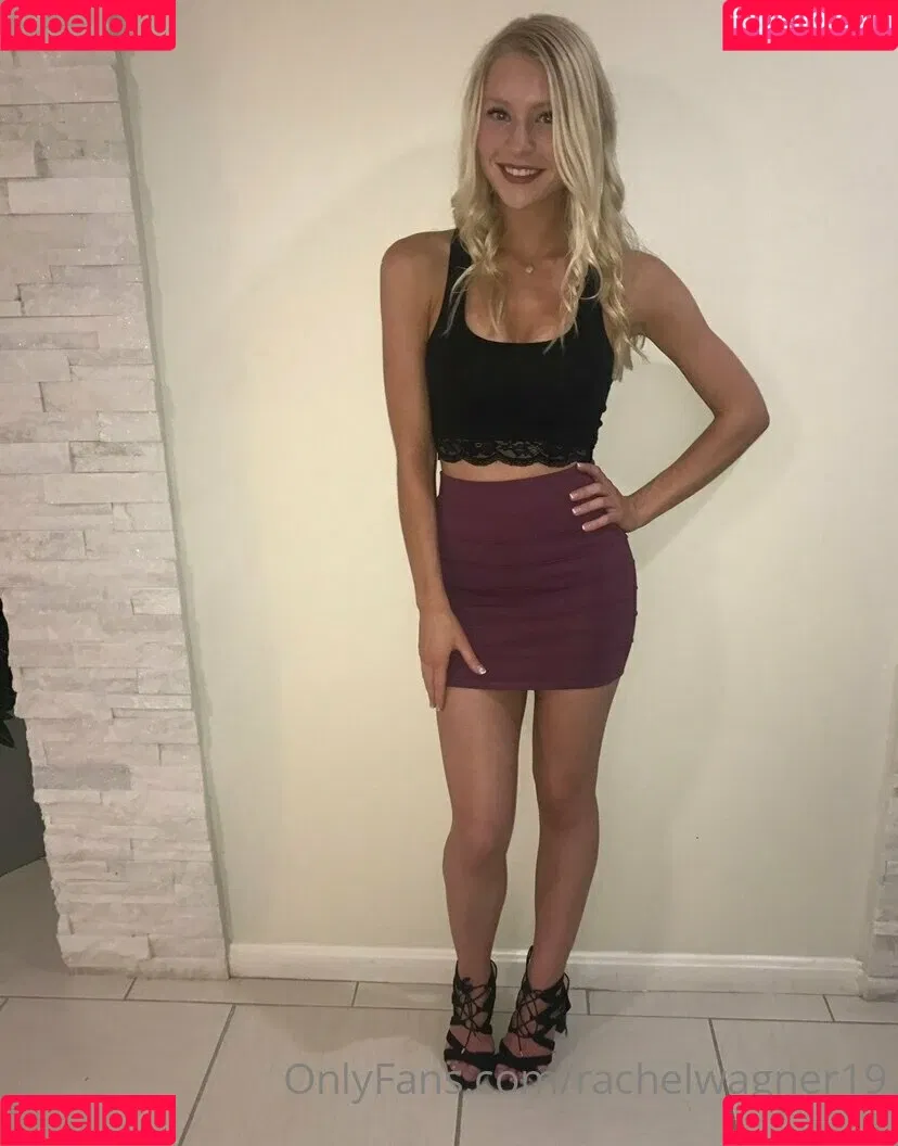 freshmanblondie18 Onlyfans Photo Gallery 