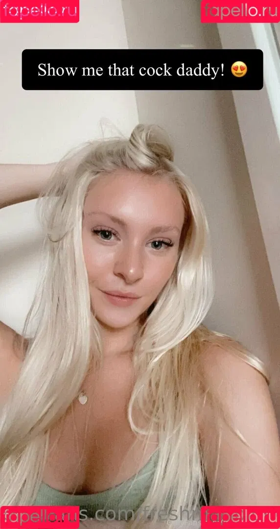 freshmanblondie18 Onlyfans Photo Gallery 