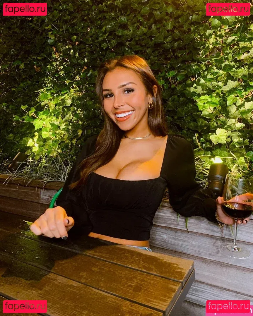 Faryn Corey Onlyfans Photo Gallery 