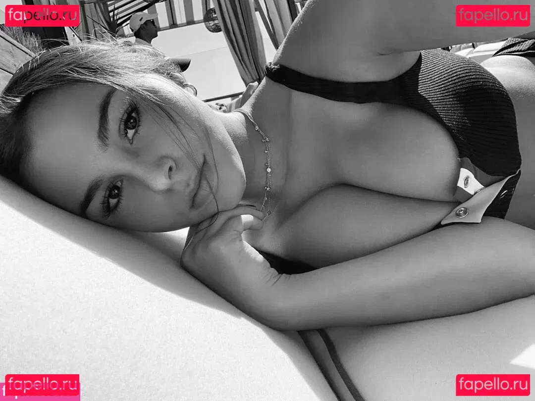 Faryn Corey Onlyfans Photo Gallery 