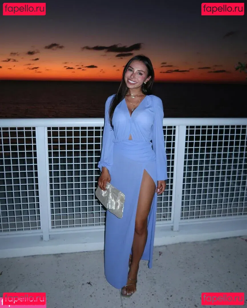 Faryn Corey Onlyfans Photo Gallery 