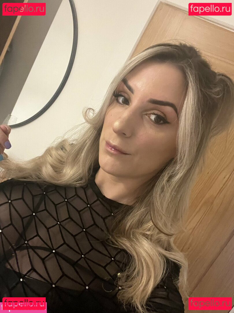 Pineapple Wife Nude Onlyfans Photo 43