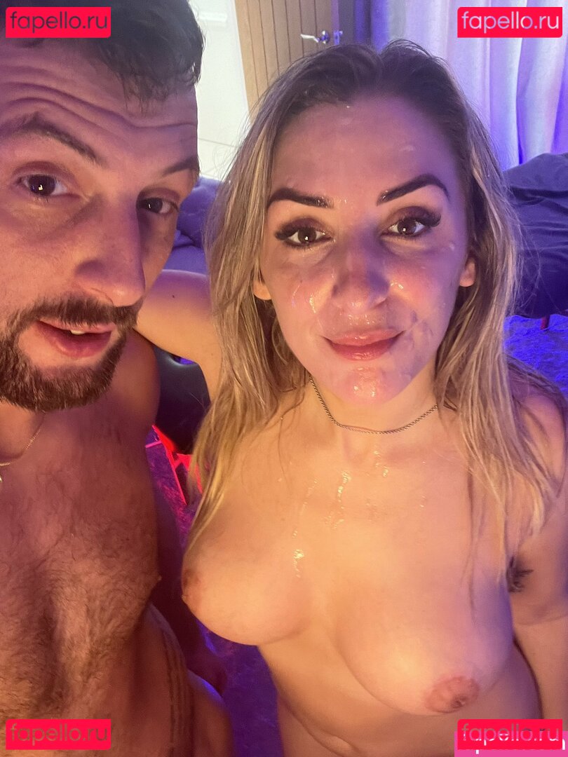 Pineapple Wife Nude Onlyfans Photo 40