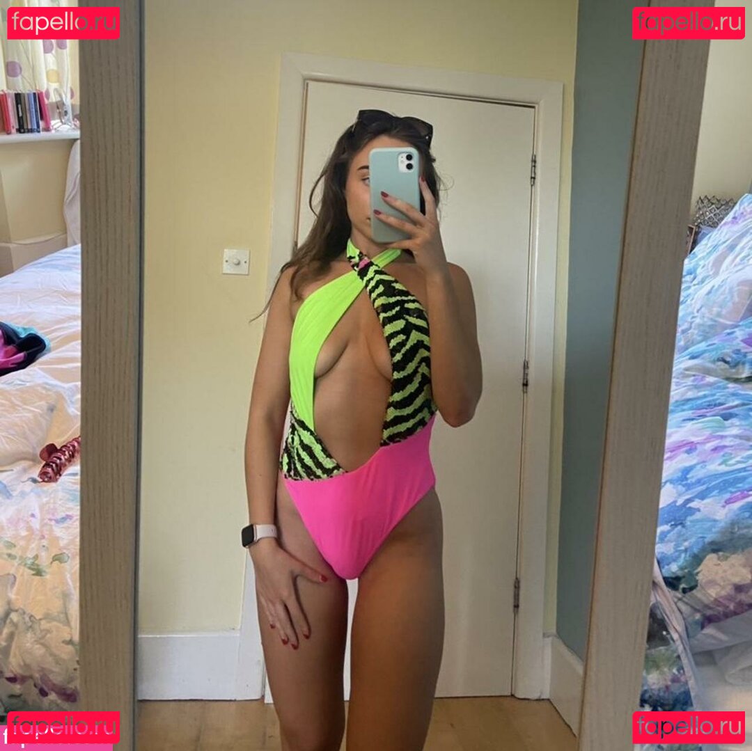 Steph Briggs Nude Onlyfans Photo 9