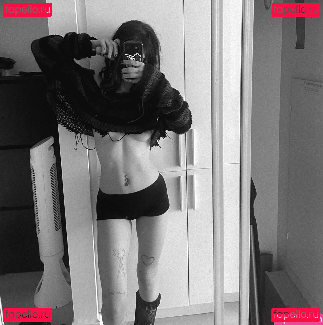 Avaxrainn Nude Onlyfans Photo 5