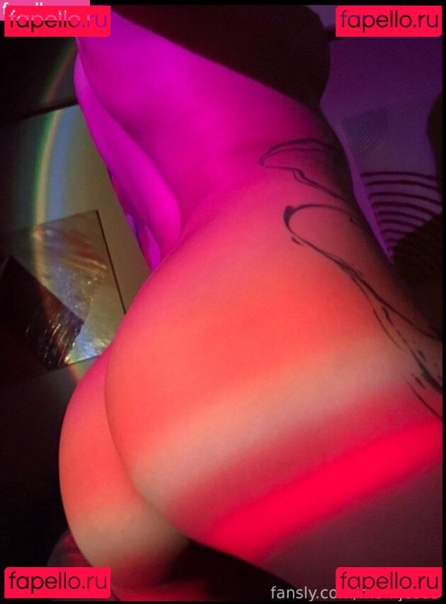 Momjesus Nude Onlyfans Photo 5