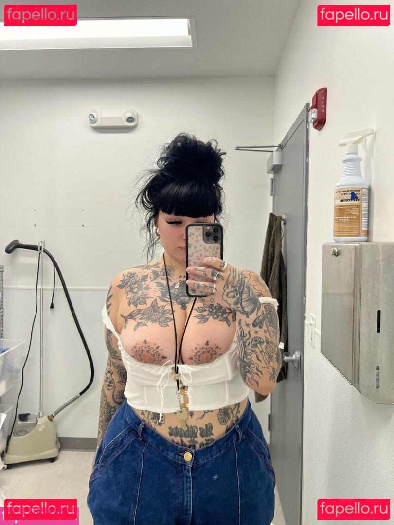 Venicecemetery Nude Onlyfans Photo 24