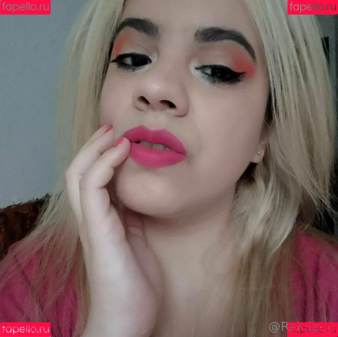 rainleen Onlyfans Photo Gallery 