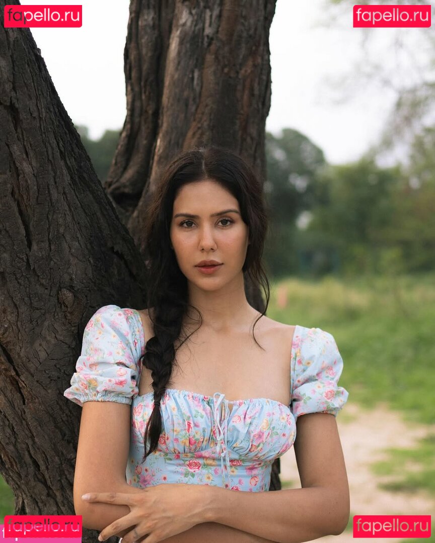 Sonam Bajwa Nude Onlyfans Photo 21