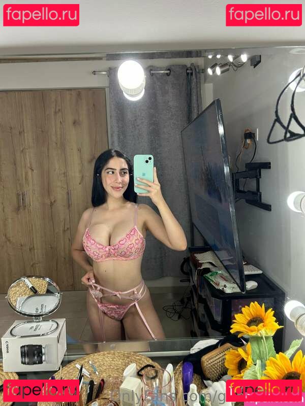 Saralia Nude Onlyfans Photo 35