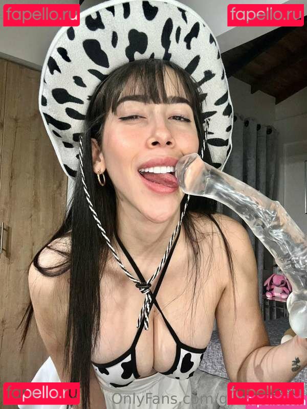 Saralia Nude Onlyfans Photo 32