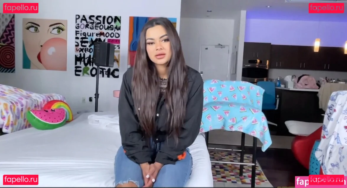 Numi Zarah Onlyfans Photo Gallery 