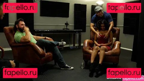 Numi Zarah Onlyfans Photo Gallery 