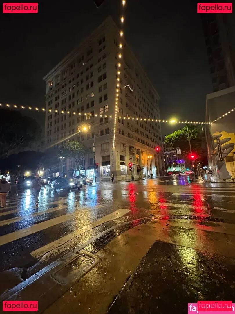 Numi Zarah Onlyfans Photo Gallery 