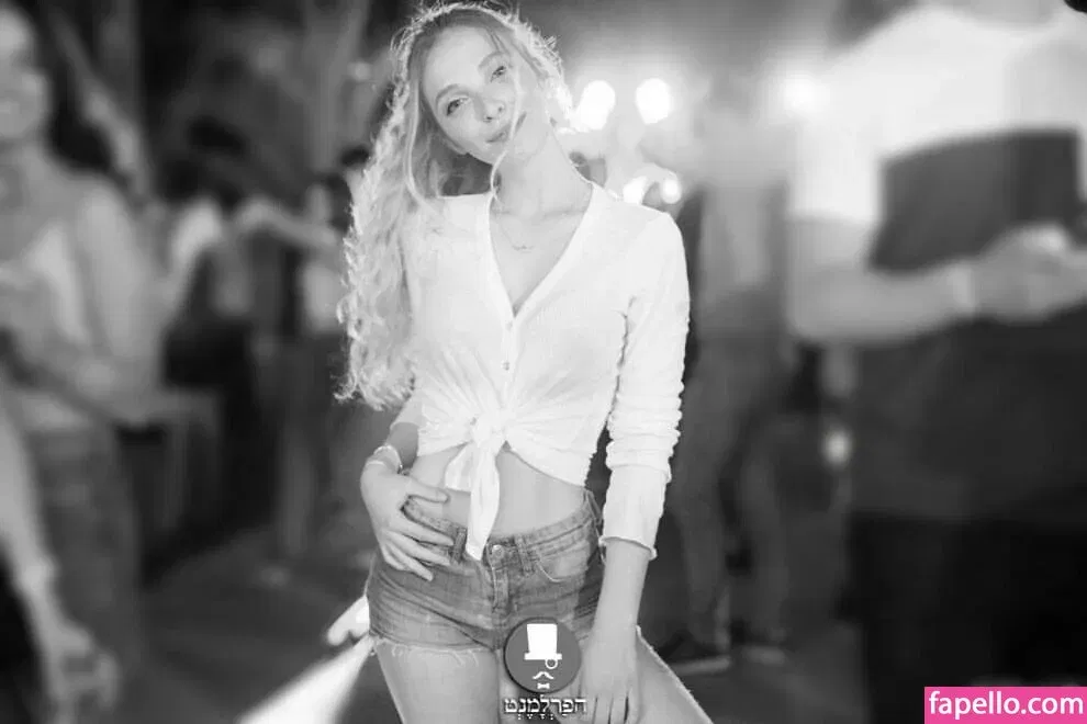 Tiny Miny Mo Onlyfans Photo Gallery 