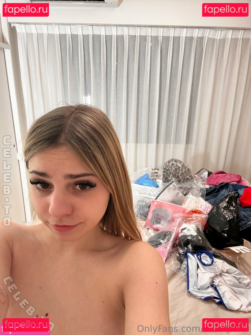 U-lucyuwu Nude Onlyfans Photo 12