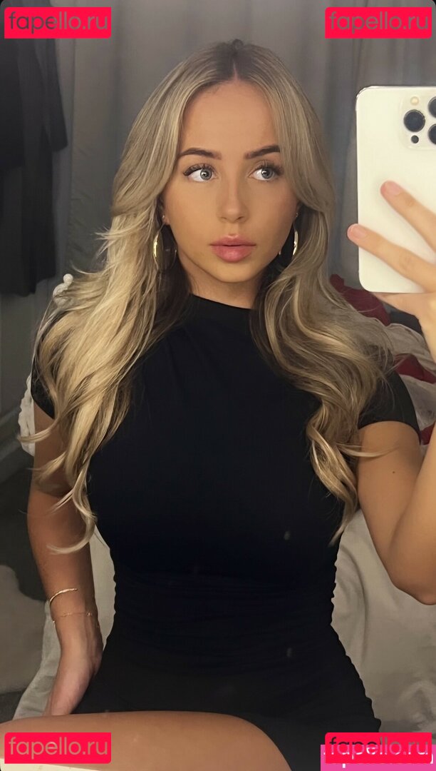 Amelie Saupe Nude Onlyfans Photo 21