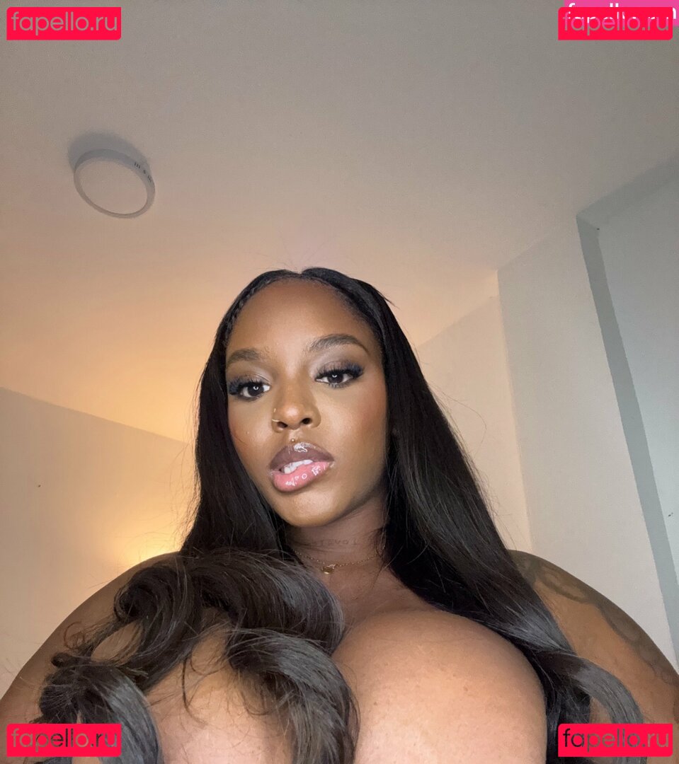 Liz Melons Nude Onlyfans Photo 16