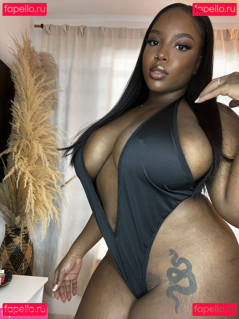 Liz Melons Nude Onlyfans Photo 15