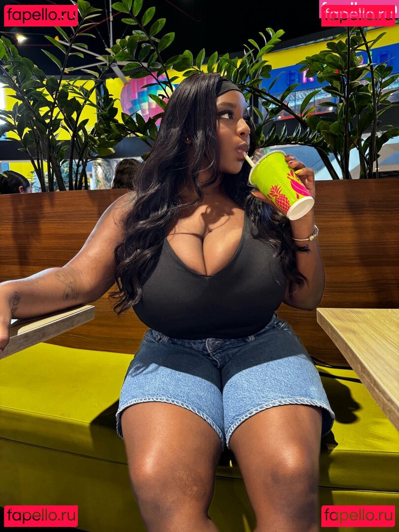 Liz Melons Nude Onlyfans Photo 4