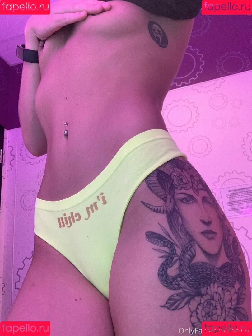 qewdi Onlyfans Photo Gallery 
