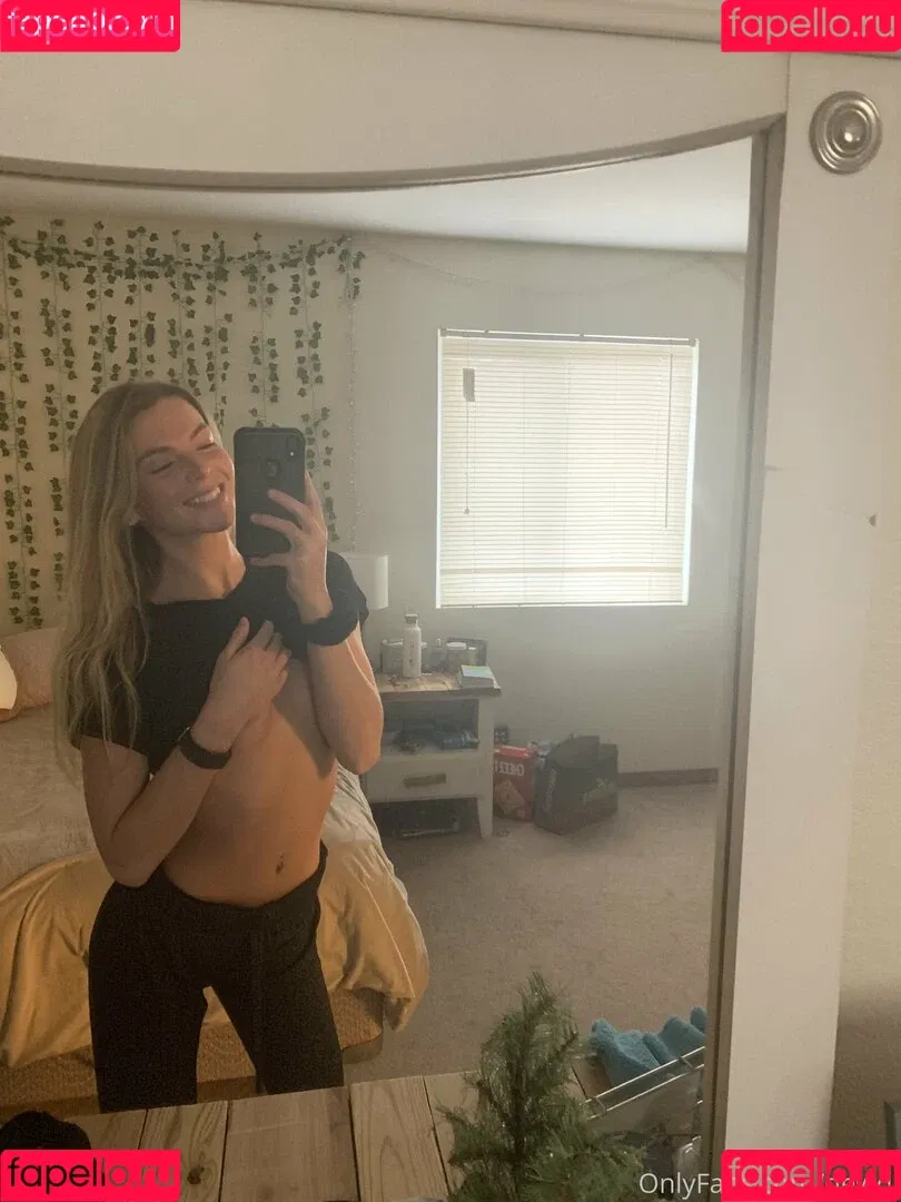qewdi Onlyfans Photo Gallery 