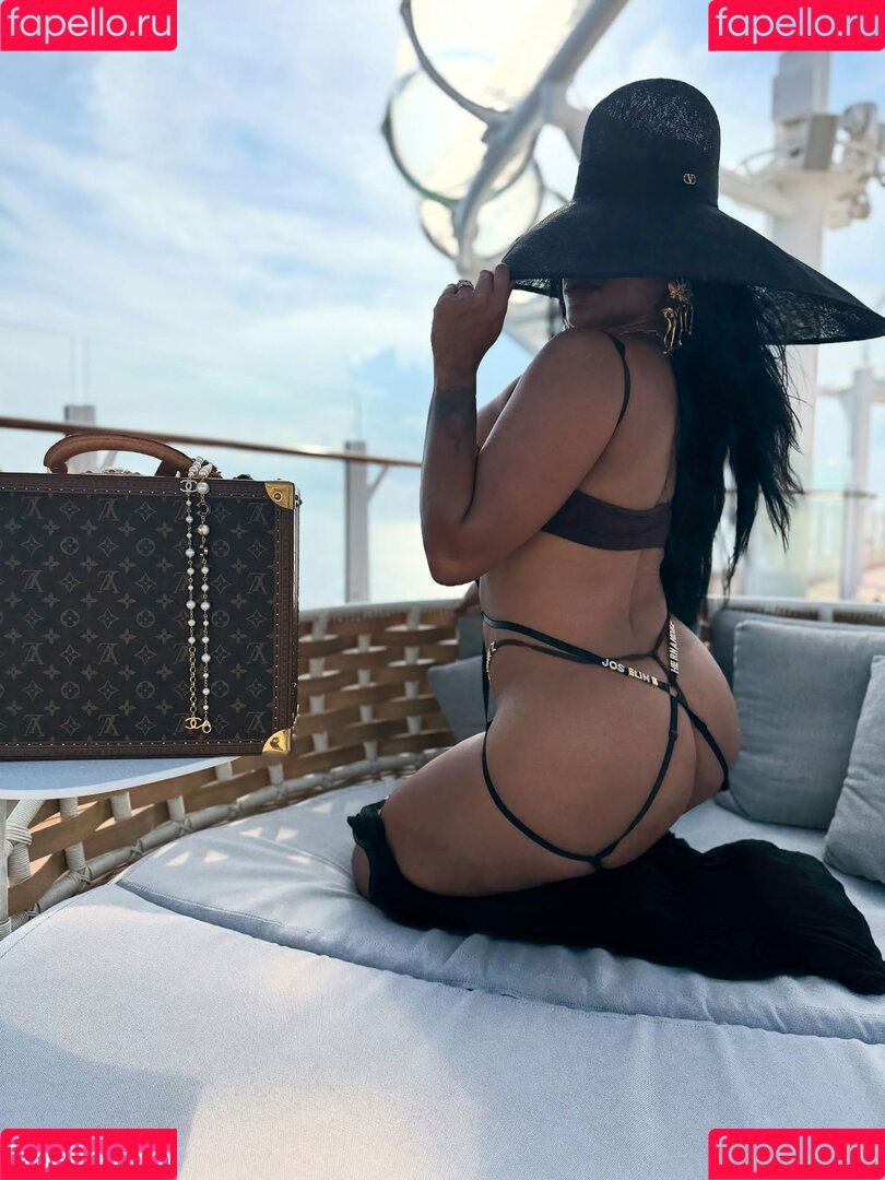 qewdi Onlyfans Photo Gallery 