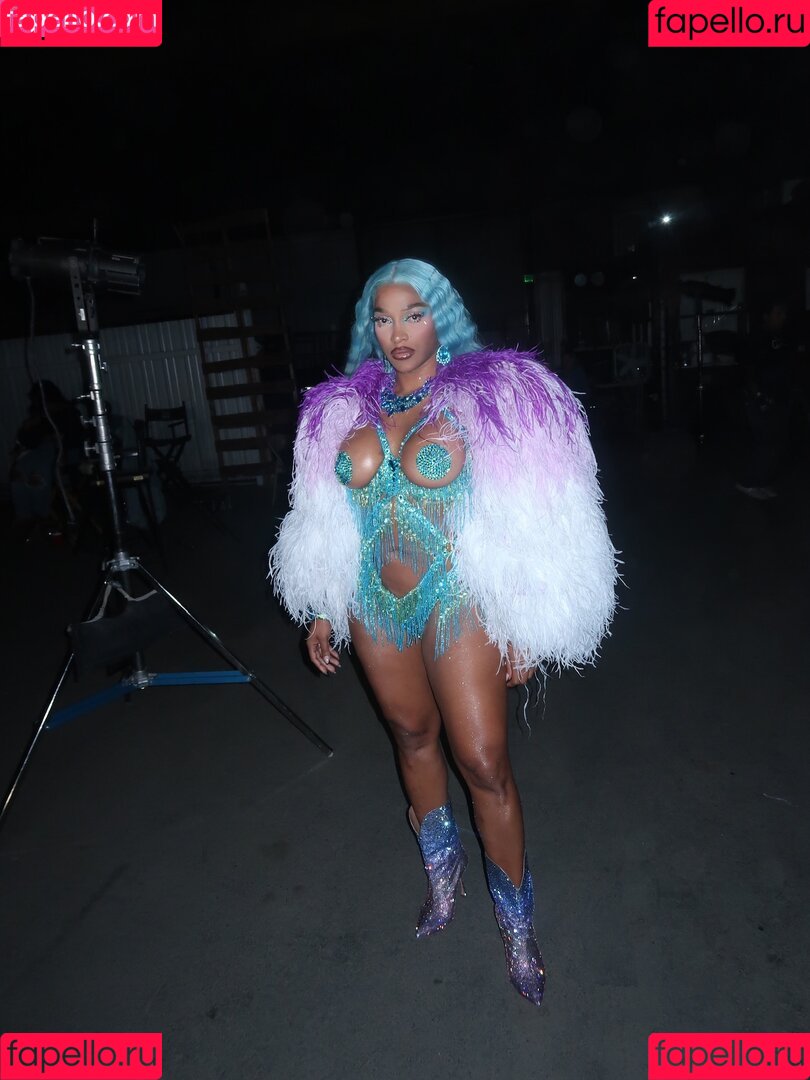 qewdi Onlyfans Photo Gallery 