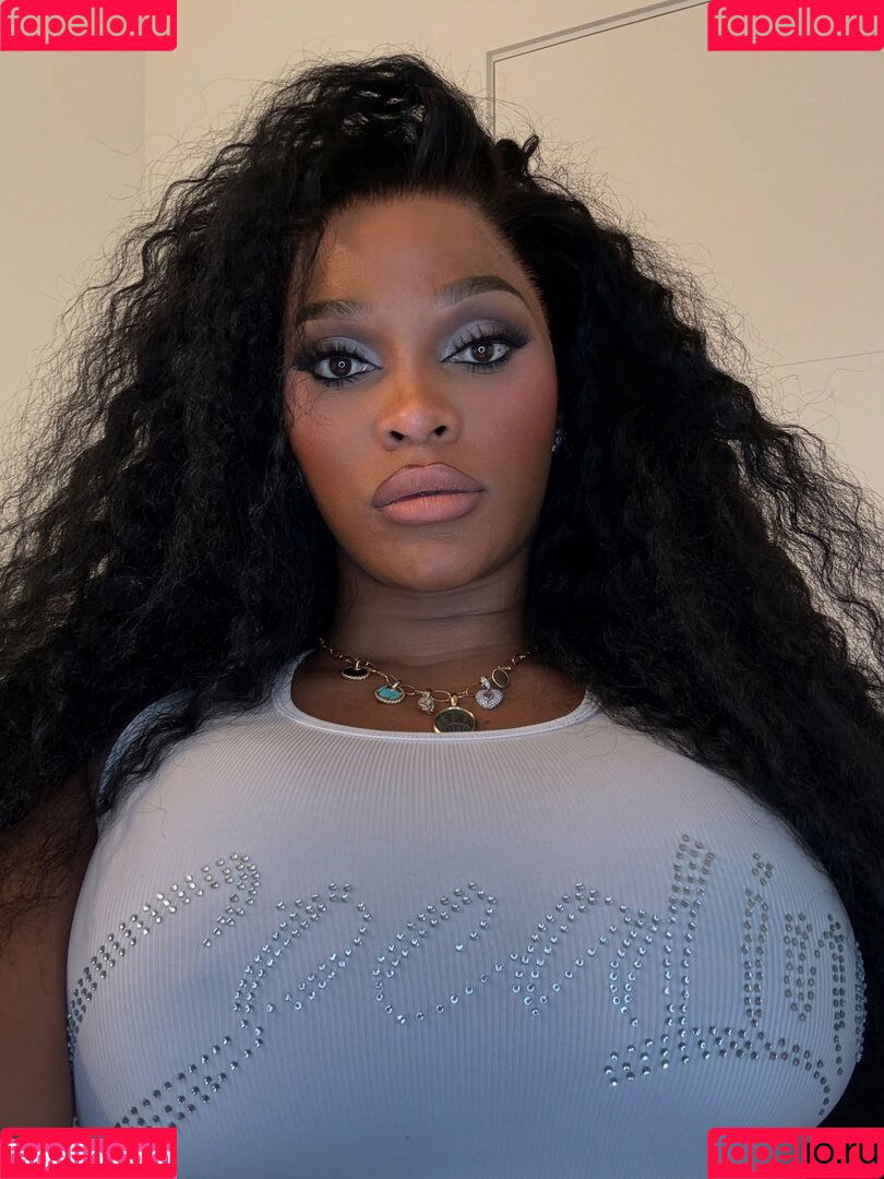 qewdi Onlyfans Photo Gallery 