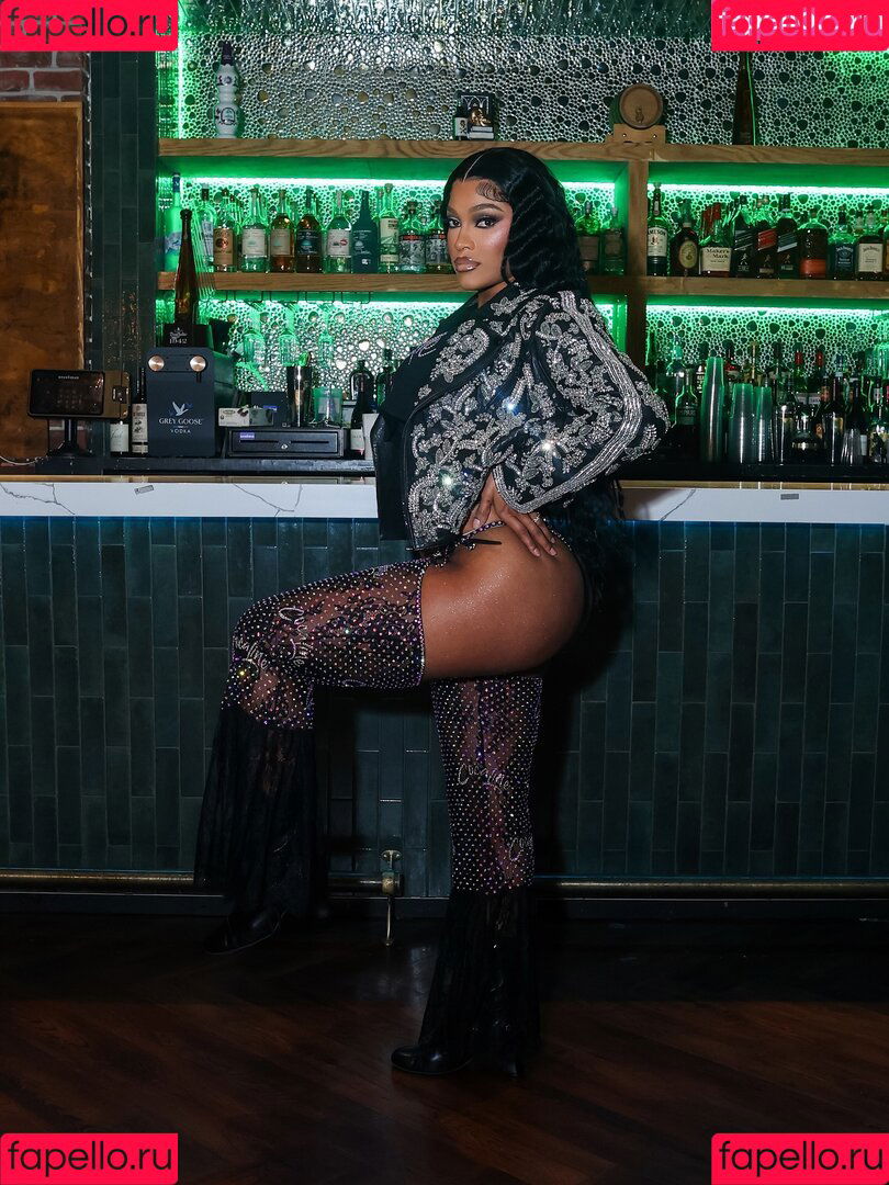 qewdi Onlyfans Photo Gallery 