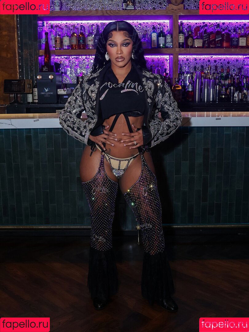 qewdi Onlyfans Photo Gallery 