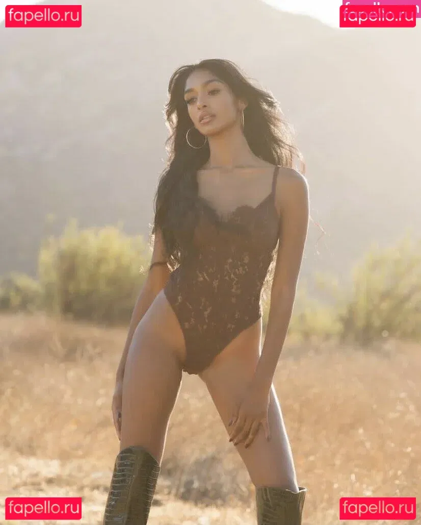 Kaaviya Sambasivam Onlyfans Photo Gallery 