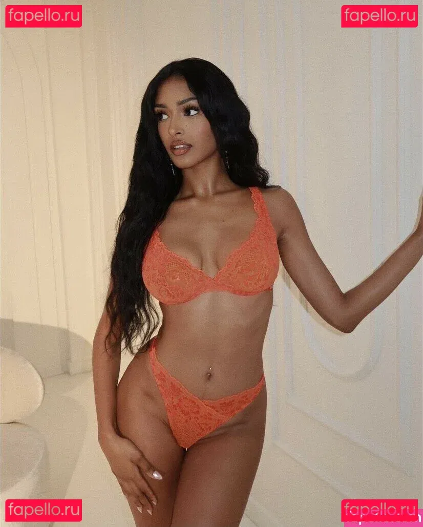 Kaaviya Sambasivam Onlyfans Photo Gallery 