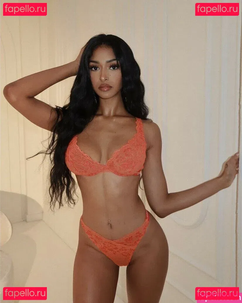 Kaaviya Sambasivam Onlyfans Photo Gallery 