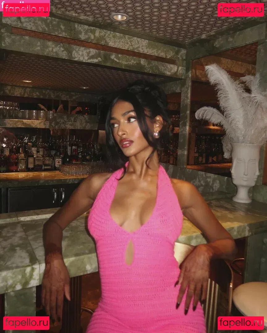 Kaaviya Sambasivam Onlyfans Photo Gallery 