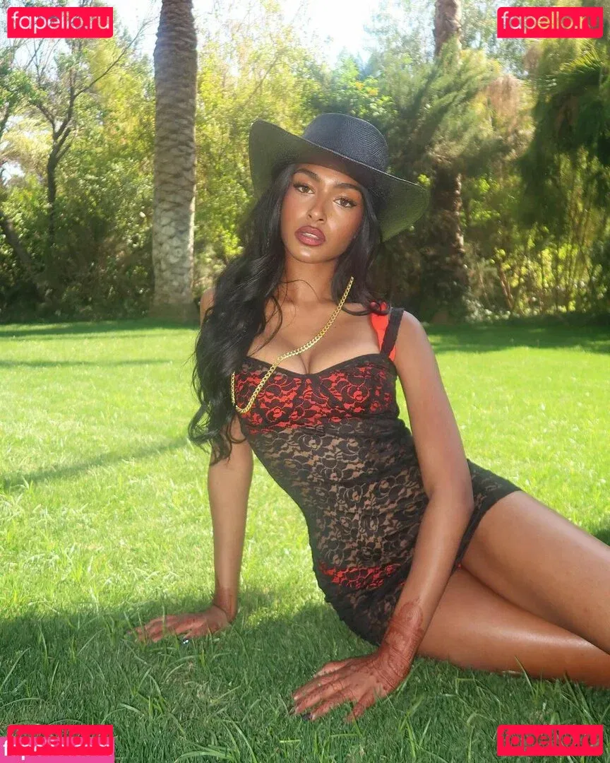 Kaaviya Sambasivam Onlyfans Photo Gallery 