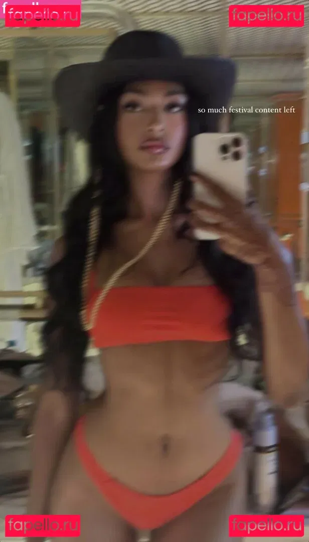 Kaaviya Sambasivam Onlyfans Photo Gallery 