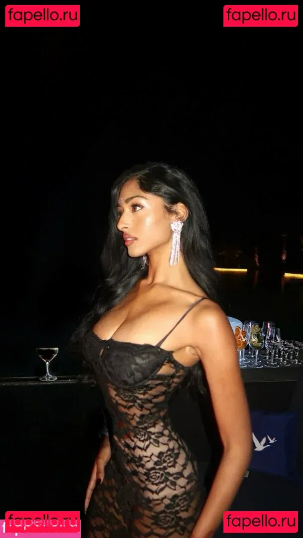 Kaaviya Sambasivam Onlyfans Photo Gallery 