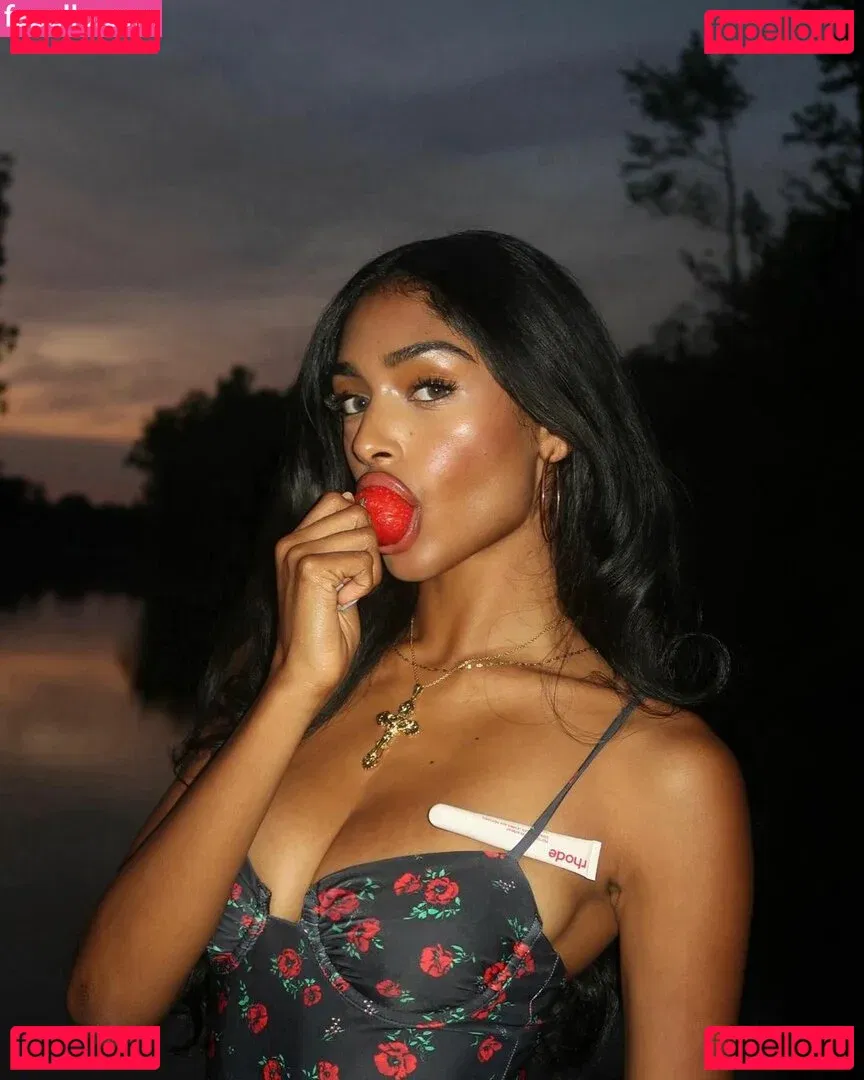 Kaaviya Sambasivam Onlyfans Photo Gallery 